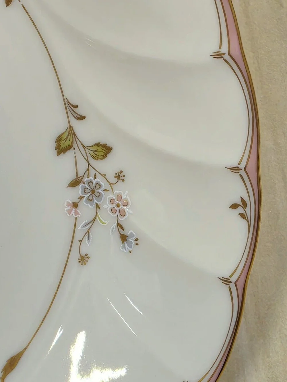 Mikasa Monticello Pattern Cream Coupe Soup Bowl Gold Accent Pink Rim Floral Vine